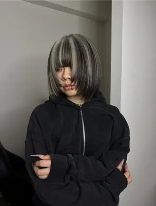 ショート カラー 大人な抜け感レイヤー remi🖤のヘアスタイル