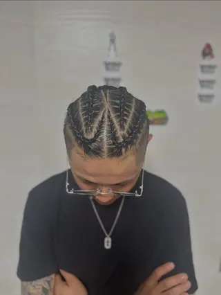 ミディアム 睦 稀のヘアスタイル