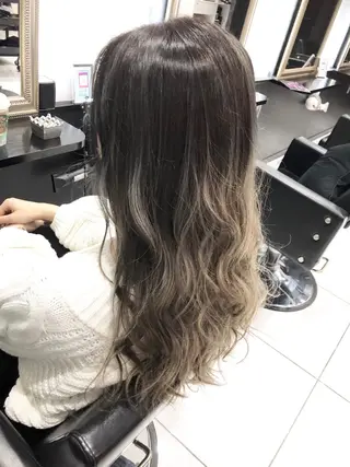 カラー 🦖店長🦖pino #しのだスペシャルのヘアスタイル