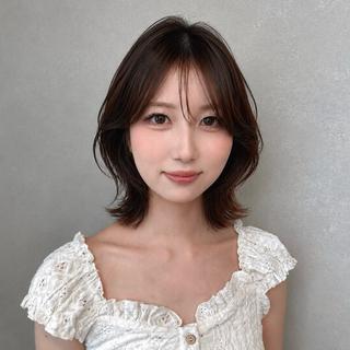 ミディアム カラー Rena/レイヤー /艶カラーのヘアスタイル