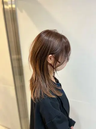 ミディアム ハッシュ・ウルフ🐺 小顔レイヤー松山直史のヘアスタイル