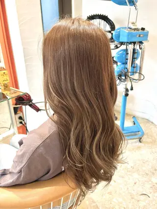 セミロング カラー うしだ かおるのヘアスタイル