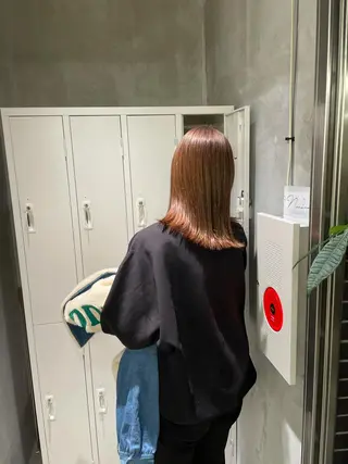 セミロング hana🍑 ブリーチなしピンクのヘアスタイル