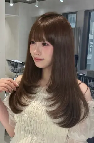 ロング 韓国風レイヤーカラー ライムのヘアスタイル