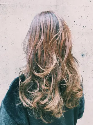 ロング カラー ヘアアレンジ 白髪に寄り添う美容師 オギノミワコですのヘアスタイル