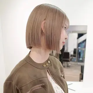 ミディアム カラー ヒマリ/ オリーブ/ハイトーンのヘアスタイル