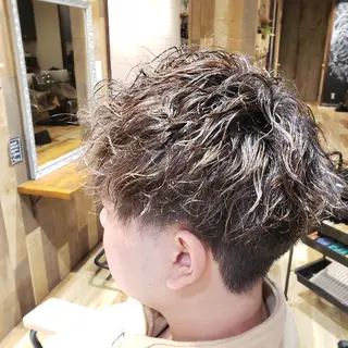 メンズ パーマ 槌本 健成のヘアスタイル