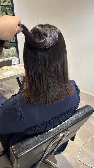 セミロング YURINO /ボブ ベージュ/ハイトーンのヘアスタイル