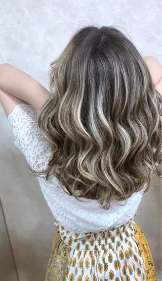 ミディアム 穐田 司樹のヘアスタイル