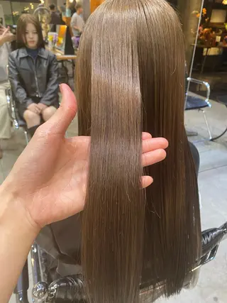 セミロング カラー 透明感カラー🌿 グレージュ🐺陽介のヘアスタイル