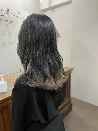 セミロング カラー 千葉 郁也のヘアスタイル