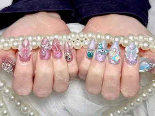 ネイル 🦋 Queenieのネイルデザイン