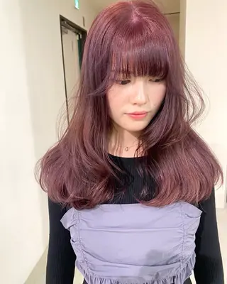 ロング カラー mizuki/ピンク ベージュ.レイヤーのヘアスタイル