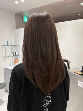 ロング ミルクティーカラー/ レイヤーカットAyaのヘアスタイル