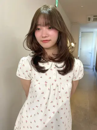 ロング カラー mizuki/ピンク ベージュ.レイヤーのヘアスタイル