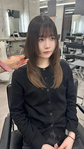 セミロング shio ハイトーン 💗【福岡天神】のヘアスタイル