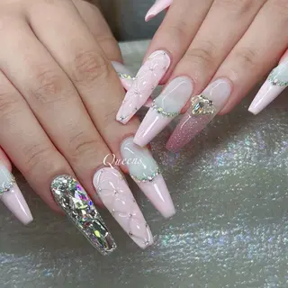 ネイル Queens 榊 まおのネイルデザイン