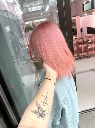 ロング カラー ブリーチ特化🌈 MANATOのヘアスタイル