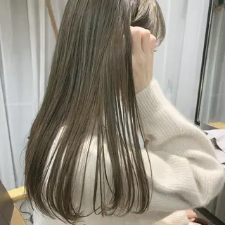 セミロング カラー ハイトーンボブ 前田 表参道　グレージュのヘアスタイル