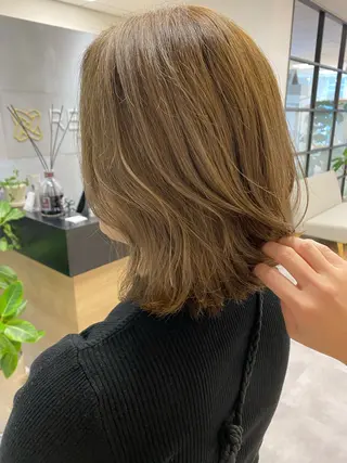 ミディアム カラー 中尾 綺のヘアスタイル