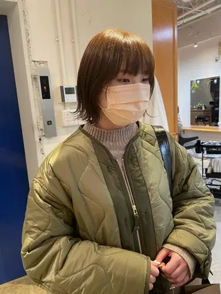 ミディアム MIOベージュカラー 柔らかいカラーのヘアスタイル