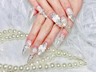 ネイル 🦋 Queenieのネイルデザイン