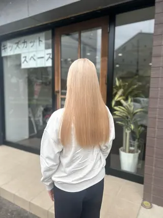 ロング カラー ヘアアレンジ 🤍 minaのヘアスタイル