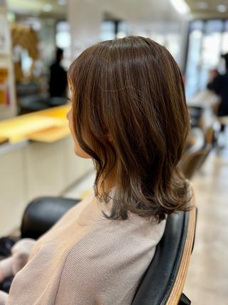 ミディアム カラー 沖野 愛恵のヘアスタイル