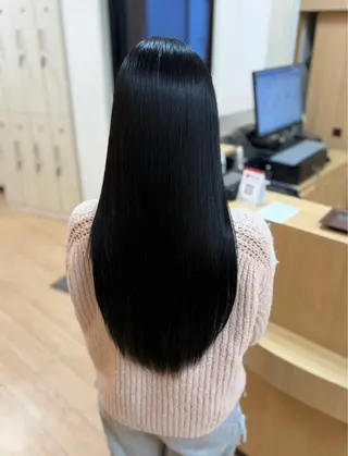 ロング 塩川 瑠奈のヘアスタイル