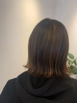 ミディアム 中村 彩音のヘアスタイル