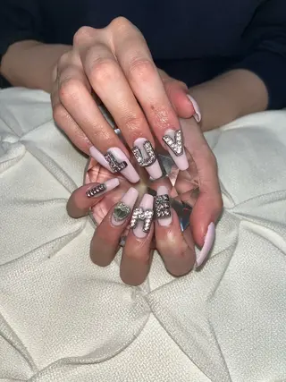 ネイル nail.salon .Reversalのネイルデザイン