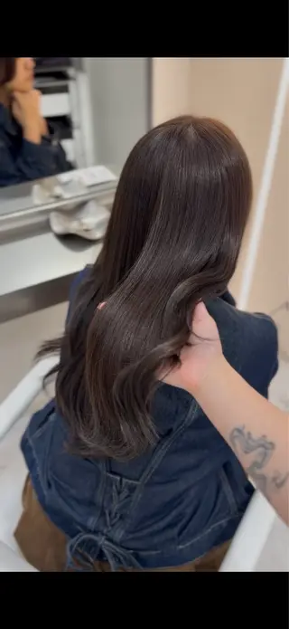 セミロング 実子 /透明感カラーのヘアスタイル
