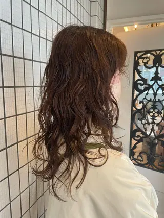 セミロング パーマ ベージュカラー🧸 伊藤なつみのヘアスタイル