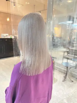 ミディアム カラー 🫧艶ダブルカラー ブリーチ🫧トモヤのヘアスタイル