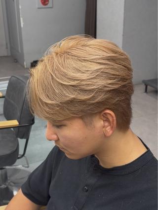 ショート カラー メンズ フェザーパーマ特化/ ハイトーン/メンズのヘアスタイル