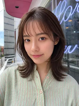 ミディアム カラー 透明感カラー/顔周り 臼井いつみのヘアスタイル