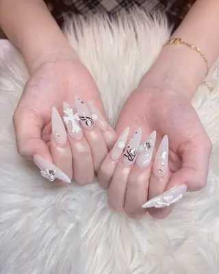 ネイル Royal Nailのネイルデザイン