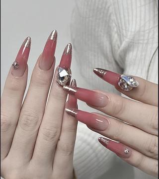 ネイル エリ🫧 nail池袋東口のネイルデザイン