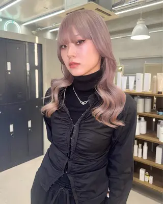 セミロング elaka シオンのヘアスタイル
