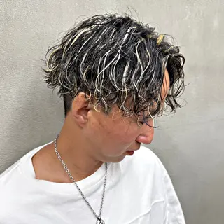 ショート カラー パーマ メンズ ブリーチモデル募集中 /伊藤優真のヘアスタイル