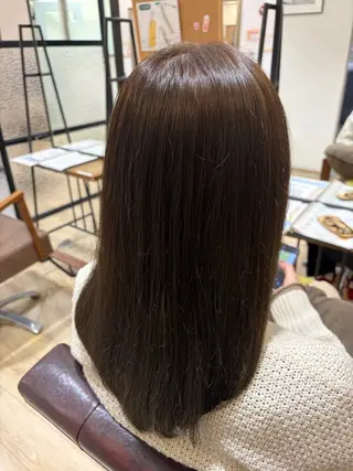 ロング カラー 伊藤 梨緒のヘアスタイル