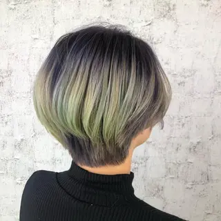 ショート カラー 小顔レイヤー/ ベージュ🤍Rieのヘアスタイル