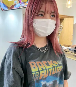 セミロング カラー 本間 結衣のヘアスタイル