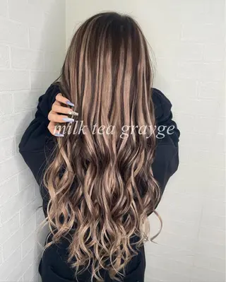 ロング カラー ブリーチカラー特化 U-topia小島のヘアスタイル