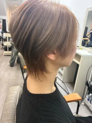 ショート カラー 縮毛矯正メンズパーマ 髪質改善特化のヘアスタイル