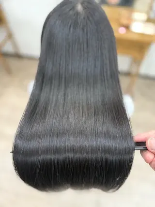 ロング 髪質改善特化🔥縮毛 、美髪形成のプロ✂️のヘアスタイル