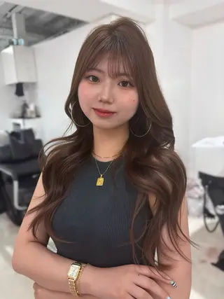 カラー YOLO 渋谷 nanamiのヘアスタイル
