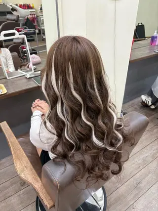 ロング カラー WEST OLAND 黒坂佳乃のヘアスタイル