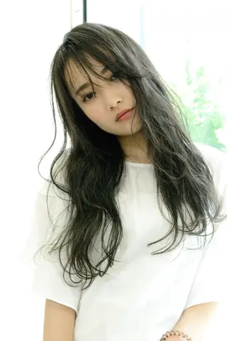 ロング カラー sato yoのヘアスタイル