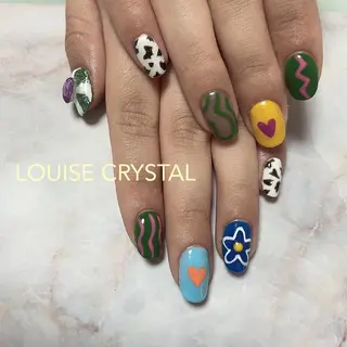 ネイル LOUISE CRYSTALのネイルデザイン